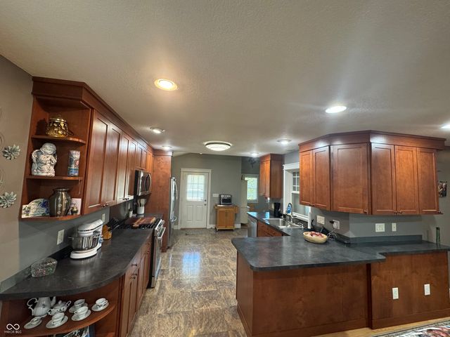 2216 Newton Street, Columbus, IN 47201