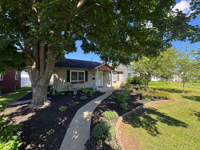 2216 Newton Street, Columbus, IN 47201