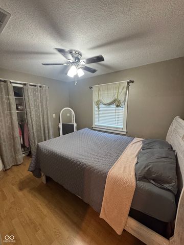 2216 Newton Street, Columbus, IN 47201