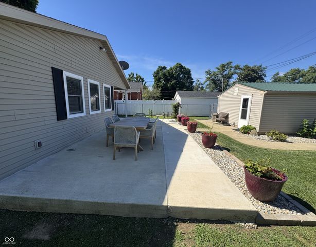 2216 Newton Street, Columbus, IN 47201