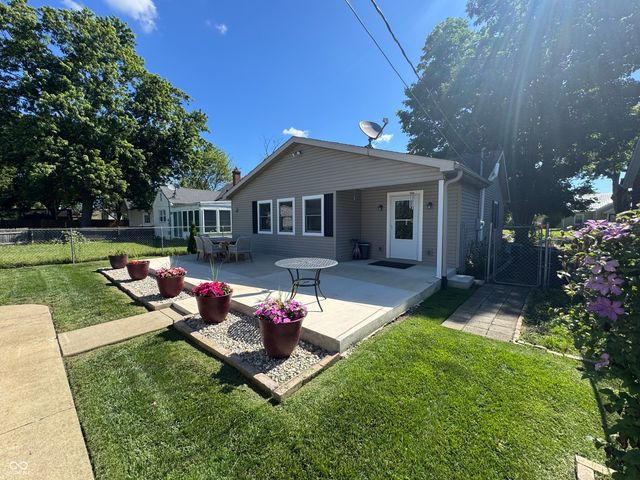 2216 Newton Street, Columbus, IN 47201