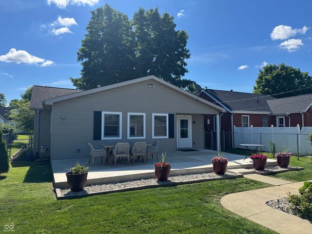 2216 Newton Street, Columbus, IN 47201