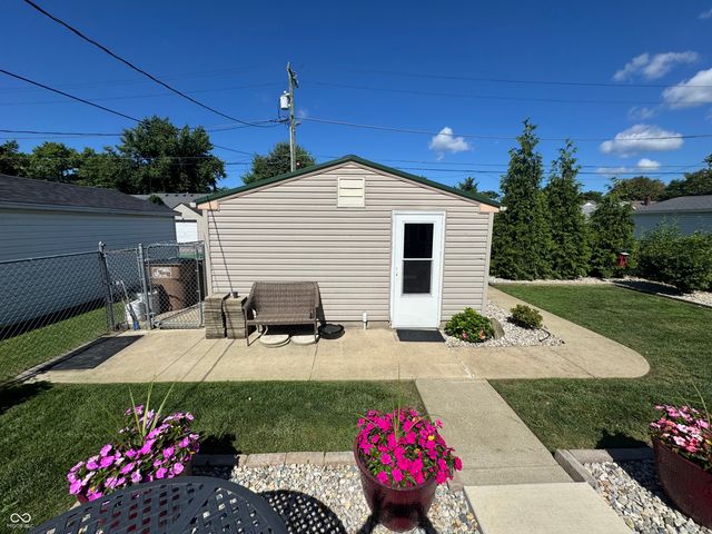 2216 Newton Street, Columbus, IN 47201