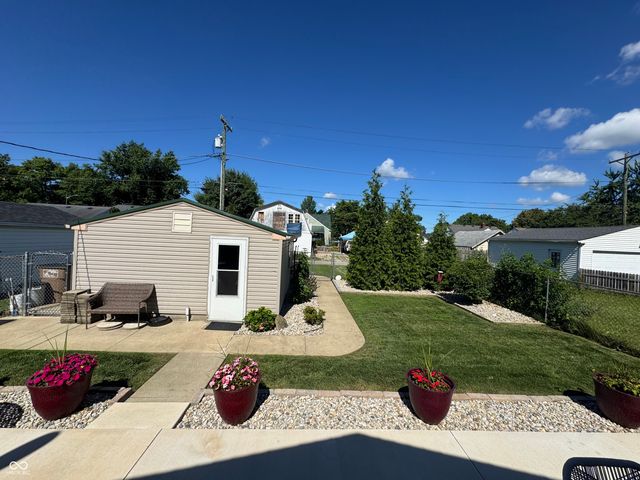 2216 Newton Street, Columbus, IN 47201