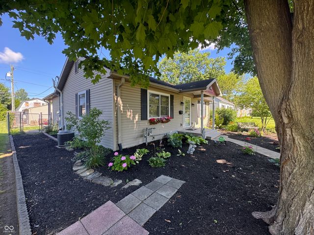 2216 Newton Street, Columbus, IN 47201