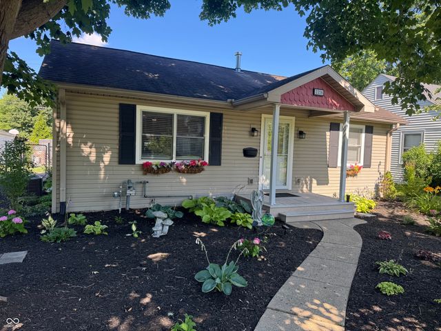 2216 Newton Street, Columbus, IN 47201