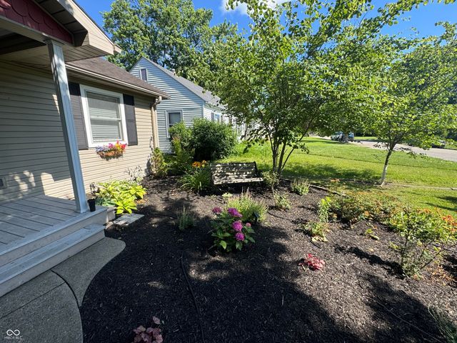 2216 Newton Street, Columbus, IN 47201