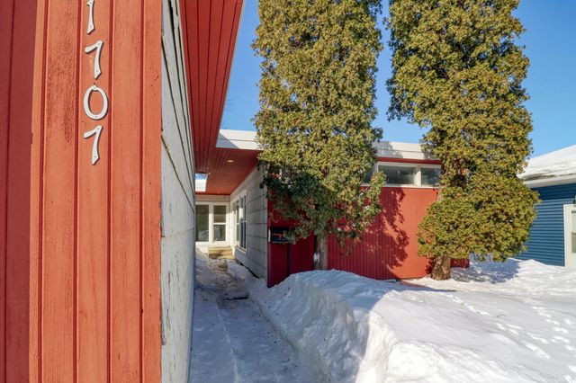 1707 6th Street S, Moorhead, MN 56560