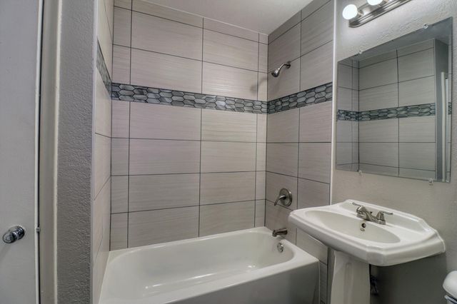 1707 6th Street S, Moorhead, MN 56560