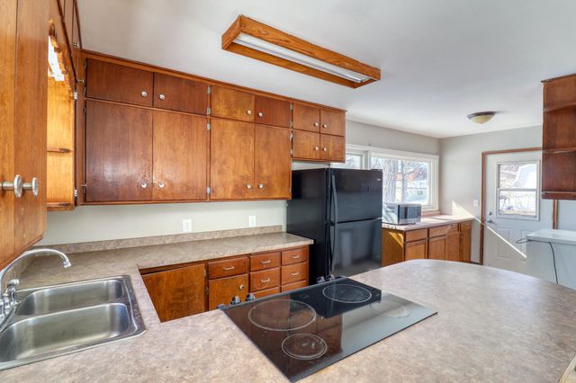 1707 6th Street S, Moorhead, MN 56560