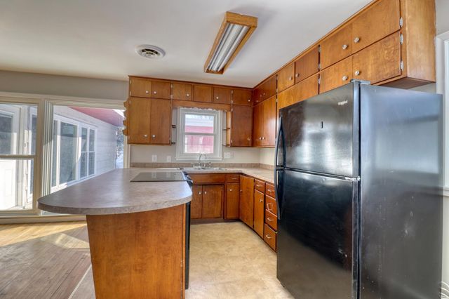 1707 6th Street S, Moorhead, MN 56560