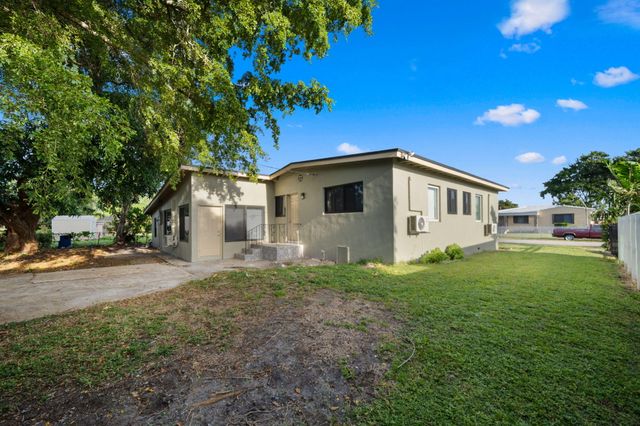 1300 NW 90th Street, Miami, FL 33147