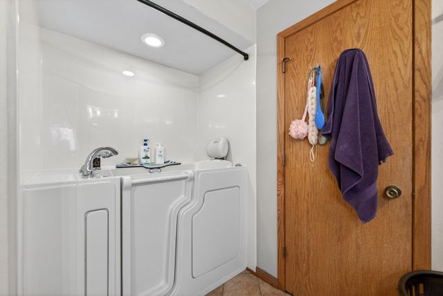 4653 LINDBLOOM Lane, Cherry Valley, IL 61016