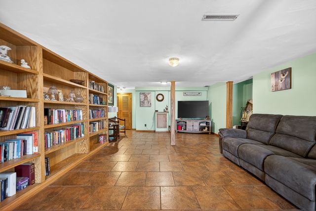 4653 LINDBLOOM Lane, Cherry Valley, IL 61016