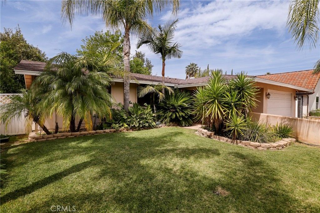 Image 2 of property listing at 233 Kanan, Oak Park, CA 91377