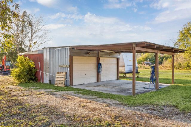 5930 County Road 164, Alvin, TX 77511
