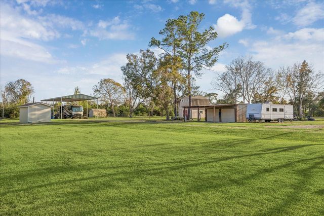 5930 County Road 164, Alvin, TX 77511