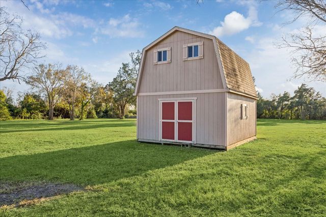 5930 County Road 164, Alvin, TX 77511