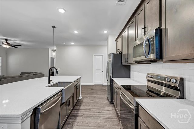 28 Muhly Loop, Richmond Hill, GA 31324