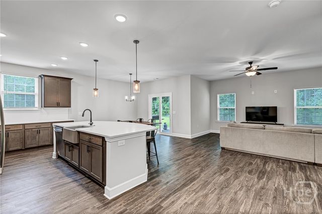 28 Muhly Loop, Richmond Hill, GA 31324