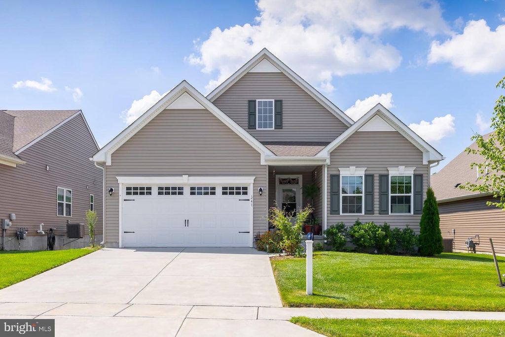 241 AMESBURY BOULEVARD, WOOLWICH TWP, NJ 08085 — exterior