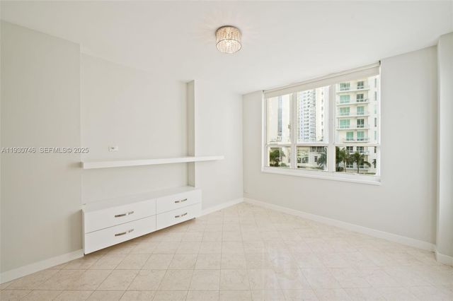 888 Brickell Key Dr 601, Miami, FL 33131