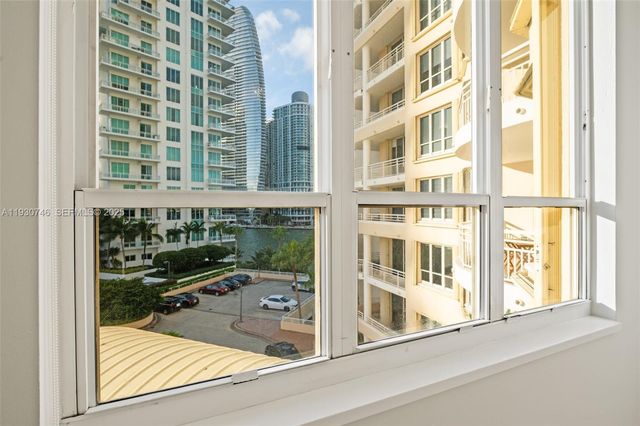 888 Brickell Key Dr 601, Miami, FL 33131