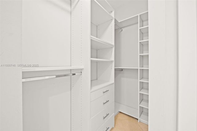 888 Brickell Key Dr 601, Miami, FL 33131