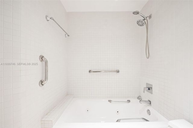 888 Brickell Key Dr 601, Miami, FL 33131