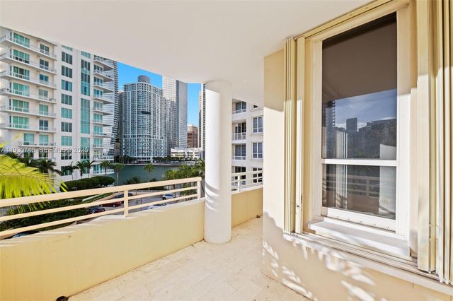 888 Brickell Key Dr 601, Miami, FL 33131
