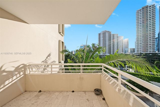 888 Brickell Key Dr 601, Miami, FL 33131