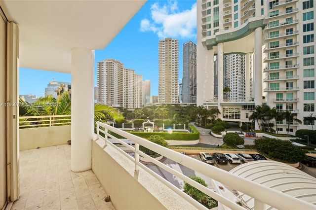 888 Brickell Key Dr 601, Miami, FL 33131