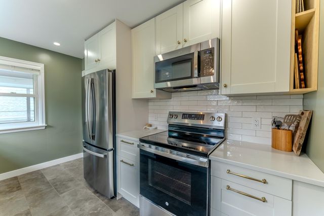 5012 15th Avenue S, Minneapolis, MN 55417