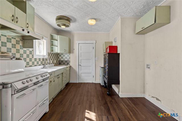 92 Sunrise Street, Dale, TX 78616