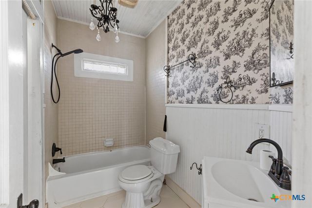 92 Sunrise Street, Dale, TX 78616