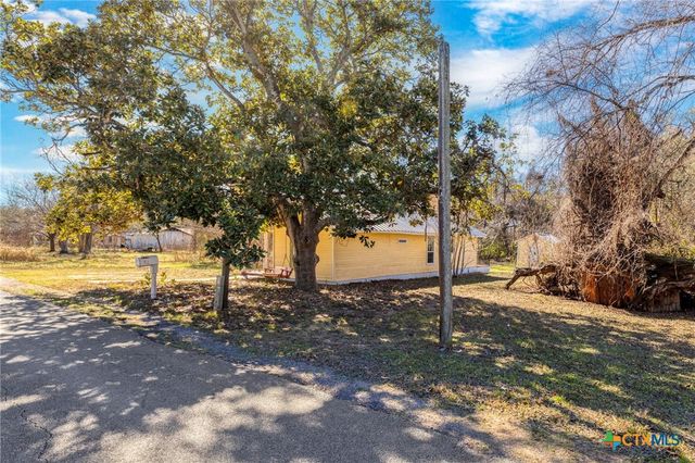 92 Sunrise Street, Dale, TX 78616