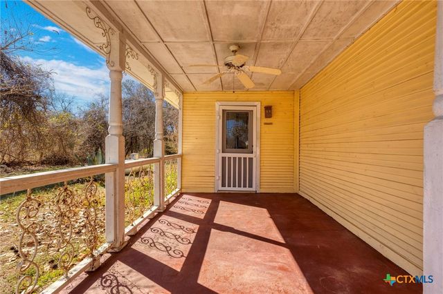 92 Sunrise Street, Dale, TX 78616