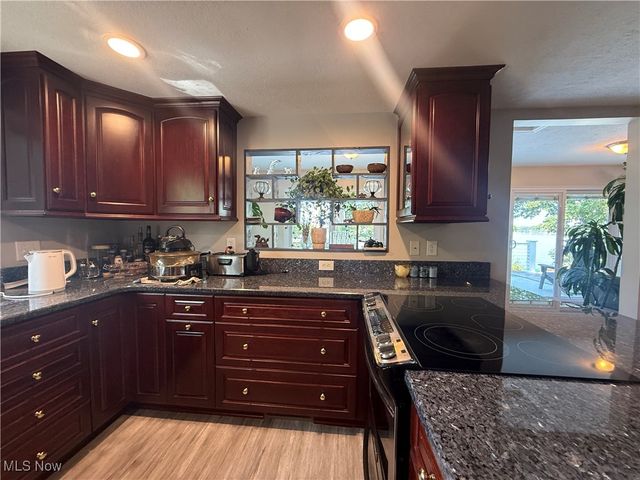 1376 Catherine Extension Avenue, Lakemore, OH 44250