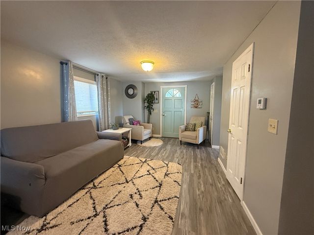 1376 Catherine Extension Avenue, Lakemore, OH 44250