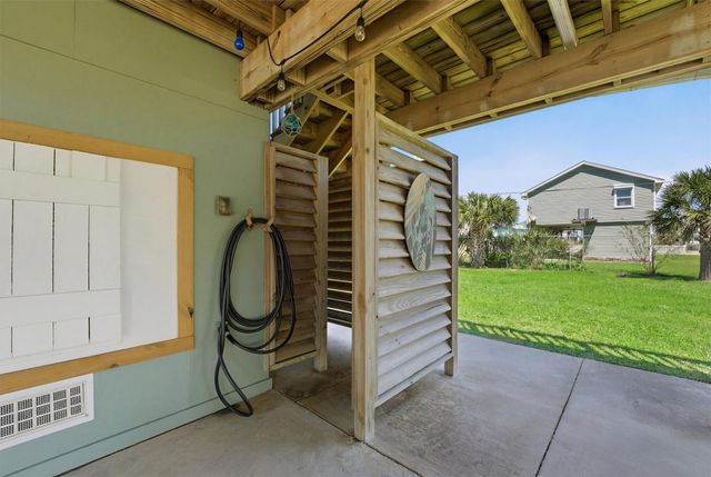 4031 Panola Drive, Galveston, TX 77554