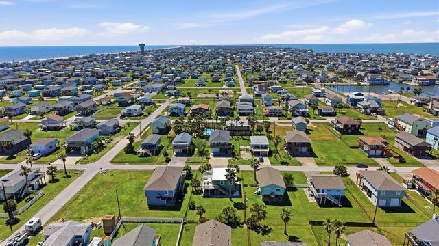 4031 Panola Drive, Galveston, TX 77554