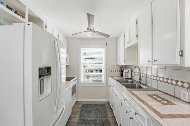 4031 Panola Drive, Galveston, TX 77554