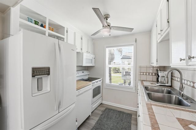 4031 Panola Drive, Galveston, TX 77554