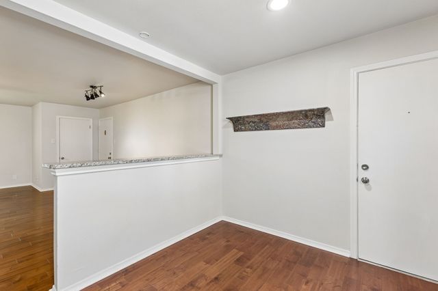 6060 Averill Way D, Dallas, TX 75225