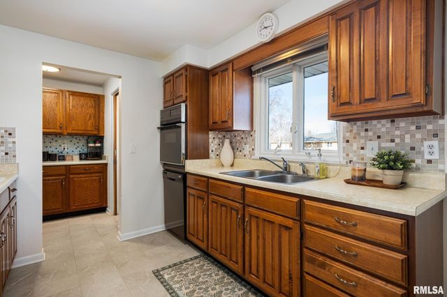 970 E MADISON Street, Morton, IL 61550