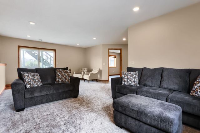 7549 Ohland Avenue NE, Elk River, MN 55330