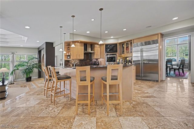 520 Bristol Drive, Aurora, OH 44202