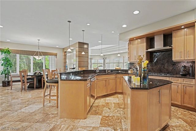 520 Bristol Drive, Aurora, OH 44202