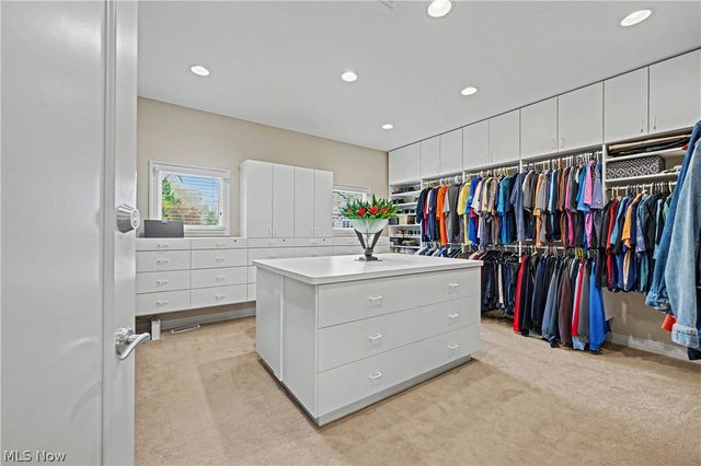 520 Bristol Drive, Aurora, OH 44202