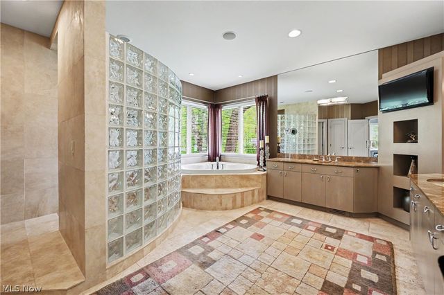 520 Bristol Drive, Aurora, OH 44202